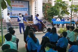 TUYÊN TRUYỀN, GIÁO DỤC KIẾN THỨC PHÁP LUẬT ATGT. ĐẨY MẠNH CÔNG TÁC ĐOÀN KẾT VÀ TẬP HỢP THANH NIÊN NĂM 2022